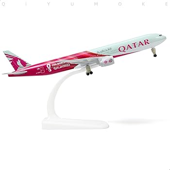 Amazon.com: QIYUMOKE Boeing 777-300ER Qatar 1/300 Diecast